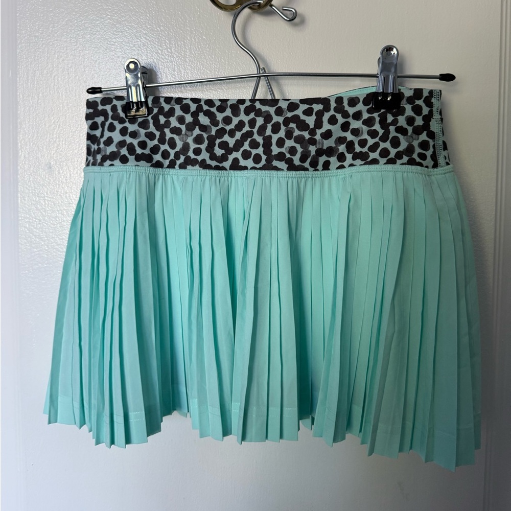 Lululemon Athletica Mint Pleated Skirt with Leopard Print Waistband